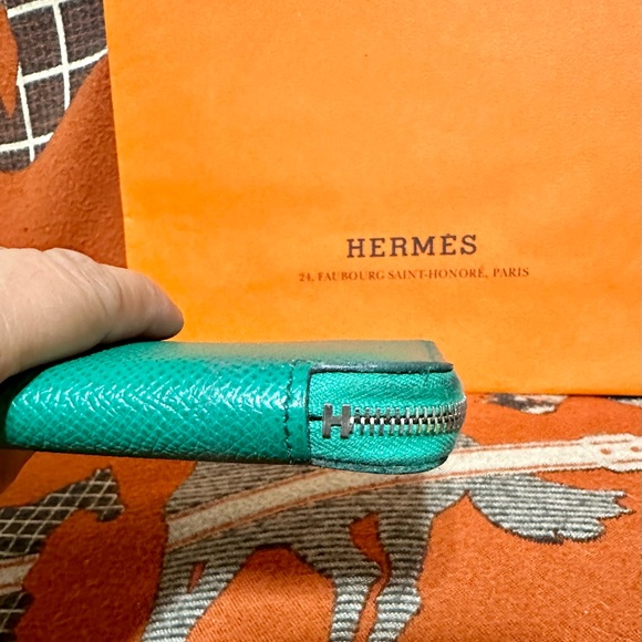 HERMES ❤️🌟GREEN EPSOM AZAP ZIP AROUND SILK’N WALLET.⭐️ - Picture 4 of 8